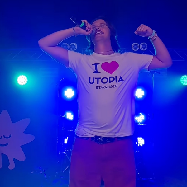Utopia | I <3 Utopia | T-shirt